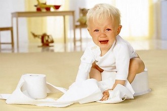 Водянистый стул у ребенка может появиться при отравлении Ребенок