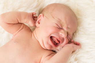 На этапе заселения кишечника микрофлорой очень часто наблюдается запор у ребенка Запор