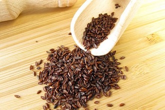 Включая в свой рацион семена подорожника, можно избавиться от запоров Семена подорожника