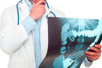 К рентгенологу пациент поступает с направлением и всей необходимой документацией Врач