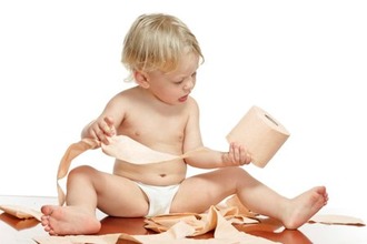 Самым сложным является лечение запоров у детей, которые возникли по психоневрологическим причинам Ребенок