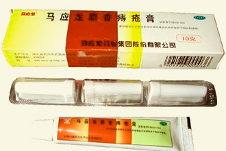 Цвет и внешний вид правильной упаковки китайской мази от геморроя