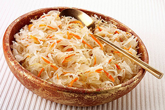 Существует большое количество рецептов квашения капусты Существует большое количество рецептов квашения капусты