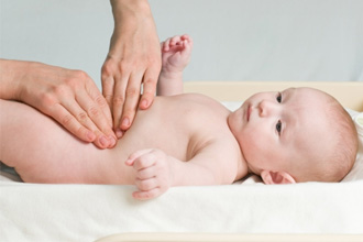 Массаж живота у детей является эффективным методом терапии запоров Массаж живота у детей является эффективным методом терапии запоров